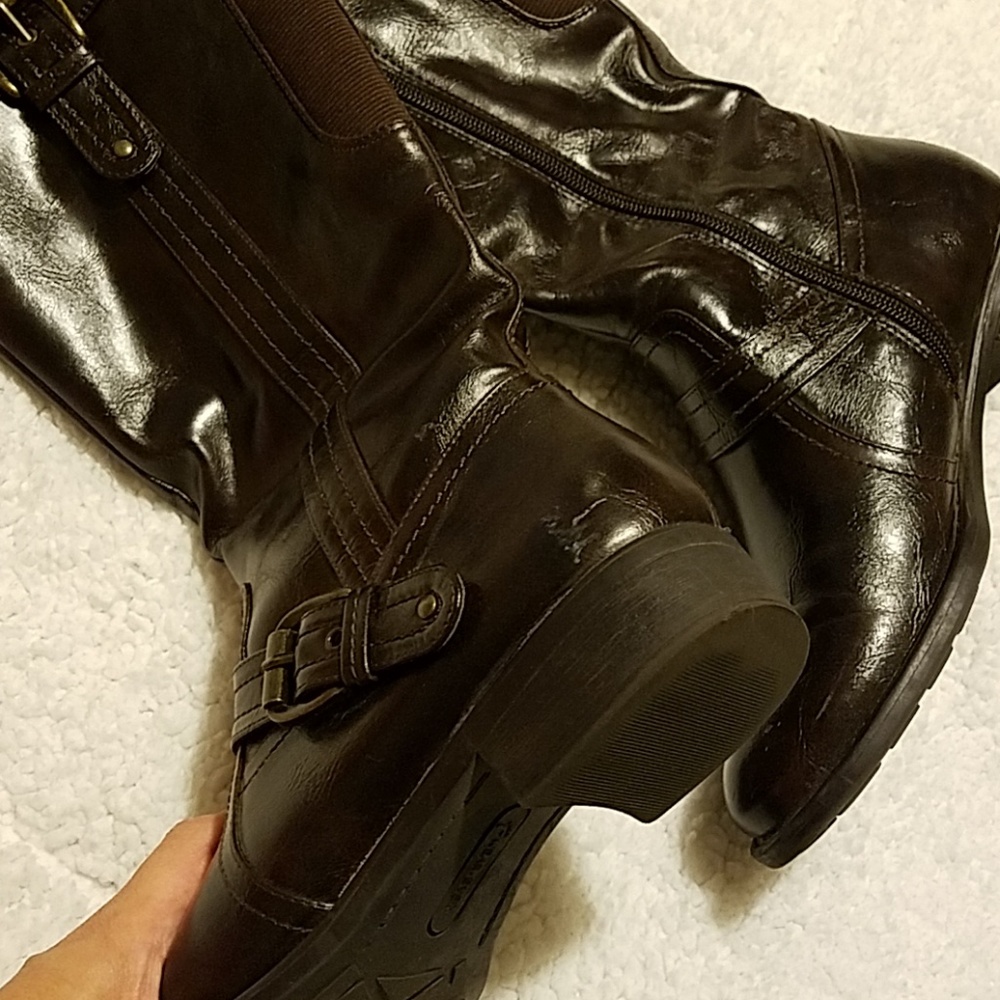 EUC Brown faux leather boots - Picture 7 of 8